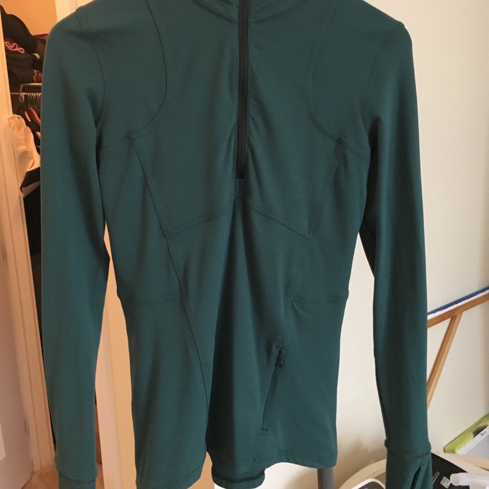 Lululemon running top